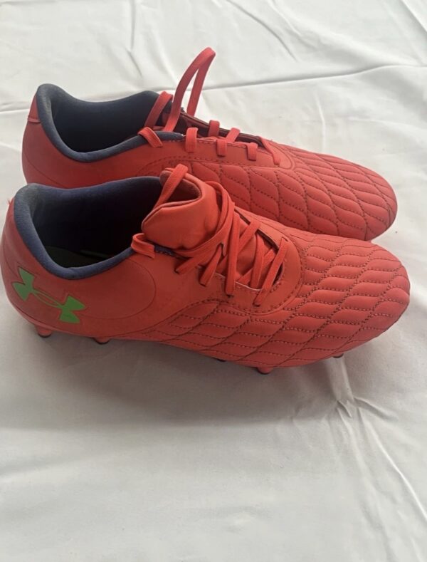 Under Armour Boys' Magnetico Select 3.0 Jr Soccer Shoe, Size 6.5