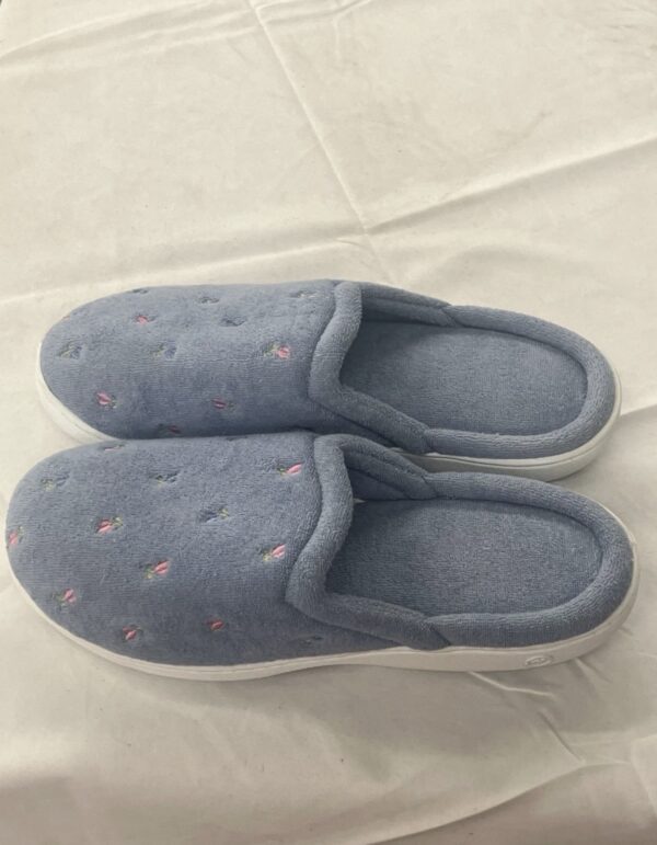 isotoner Women's Embroidered Clog Size M Blue